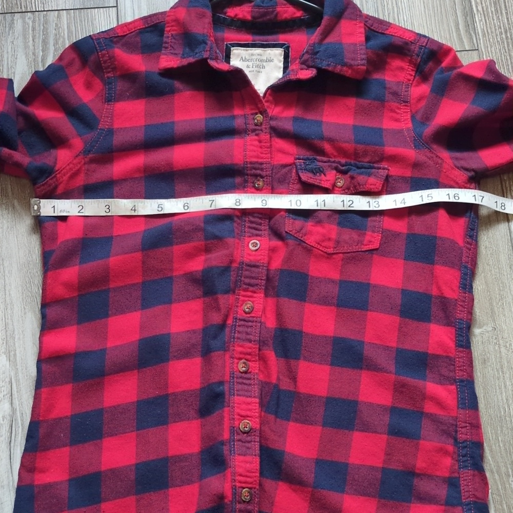 Abercrombie & Fitch Red and Navy Checkered Plaid Button-Down Shirt XS - Picture 3 of 5